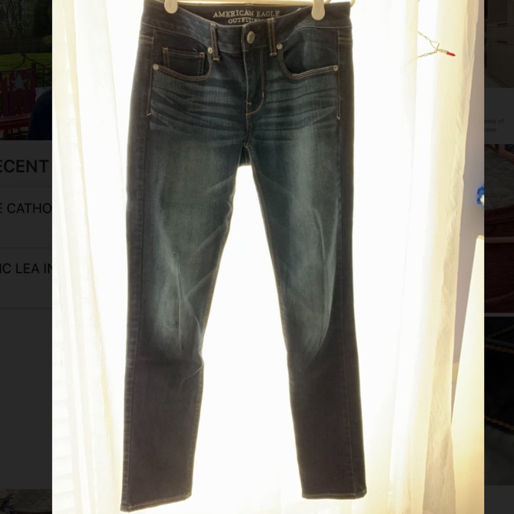AEO Size 4 Dark wash straight-leg skinny jeans
